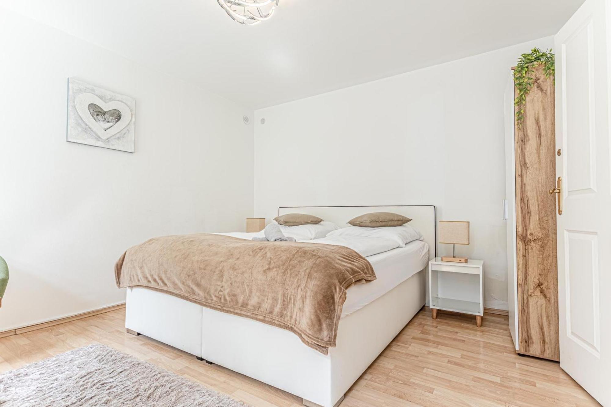 City Vibes: 1Br Apt, 10 Min To Westbahnhof Wien Exterior foto